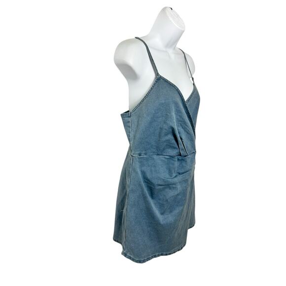 Lulus Wrap To It Light Wash Denim Wrap Front Romper Short Sz Large Sleeveless - Picture 7 of 9